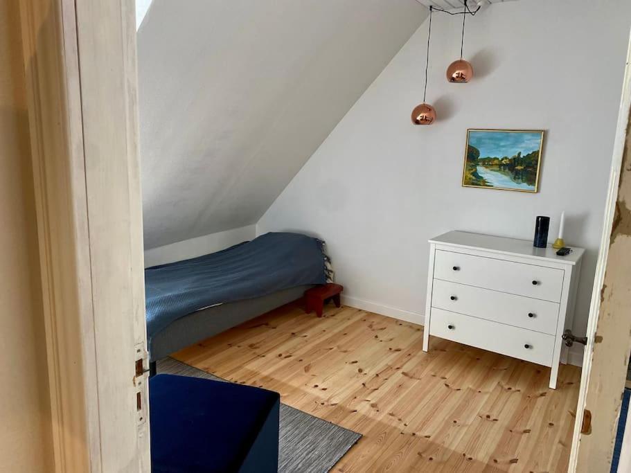 Idyllisk, Historisk Byhus Ved Fjorden I Mariager エクステリア 写真