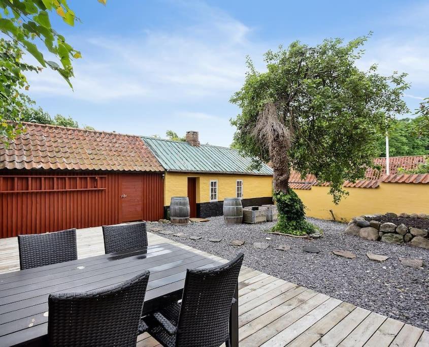 Idyllisk, Historisk Byhus Ved Fjorden I Mariager エクステリア 写真