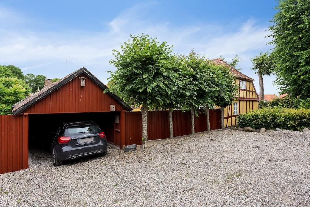 Idyllisk, Historisk Byhus Ved Fjorden I Mariager エクステリア 写真
